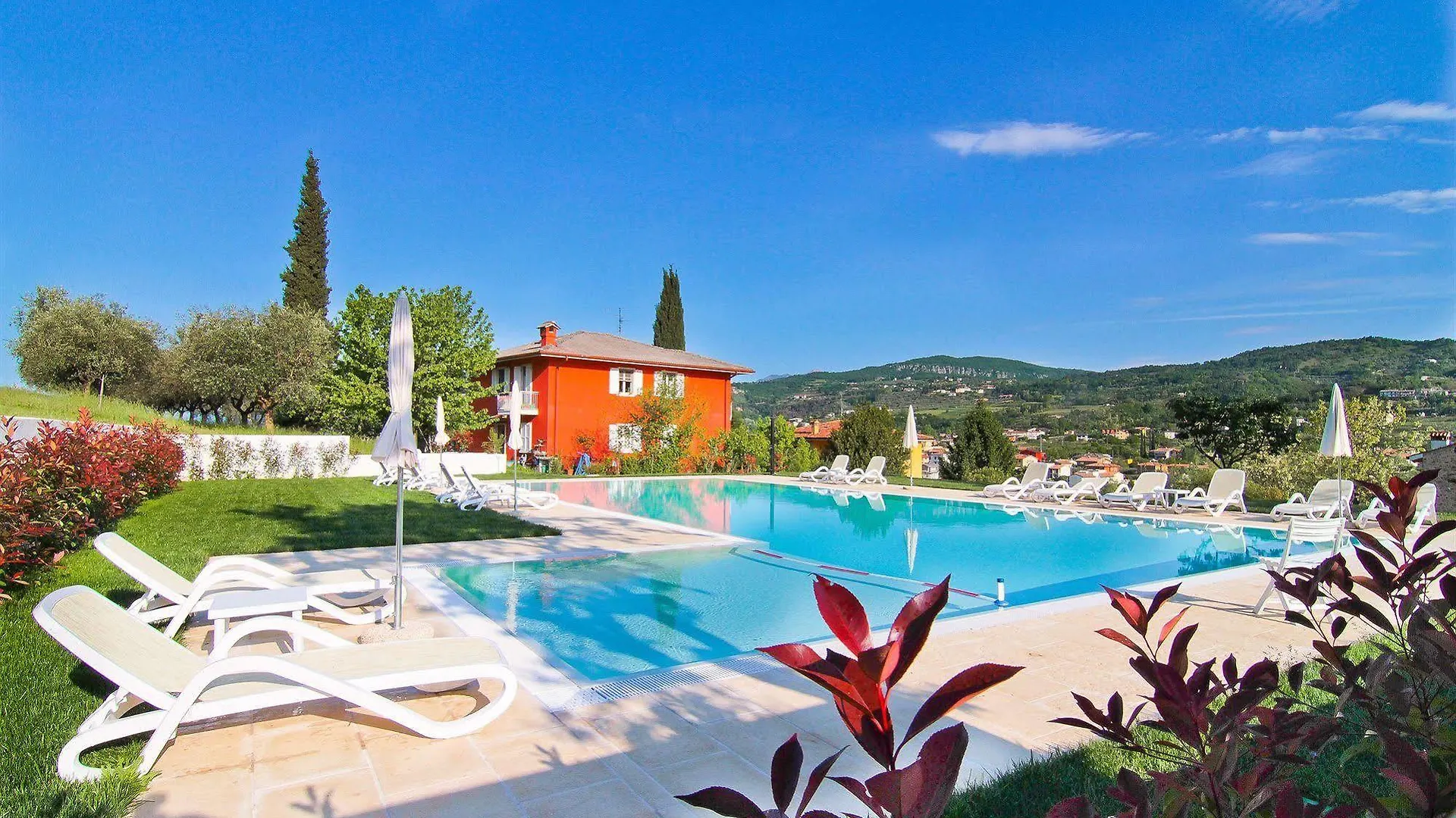 Aparthotel Residence Corte Del Bosco Garda  Italy